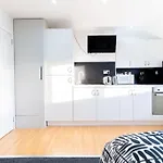 Stylish Studio In Moseley Village